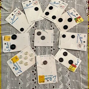 Le Bouton Sewing Buttons A lot of 10 Cards True Vintage